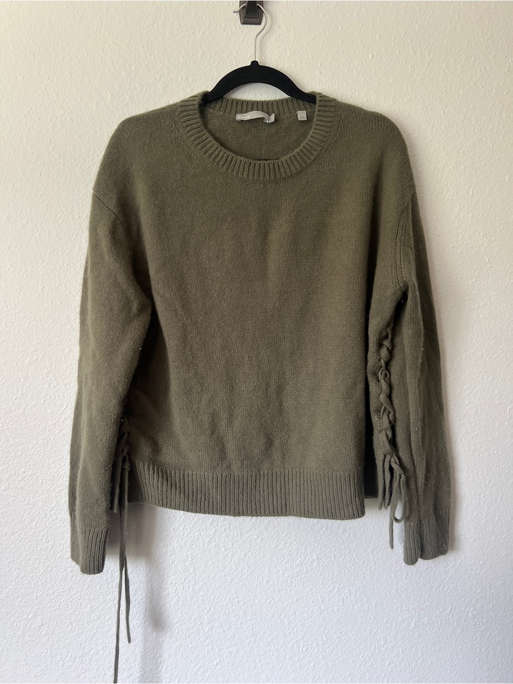 Vince Lace Up Cashmere Pullover in Olivewood L - Picture 4 of 5